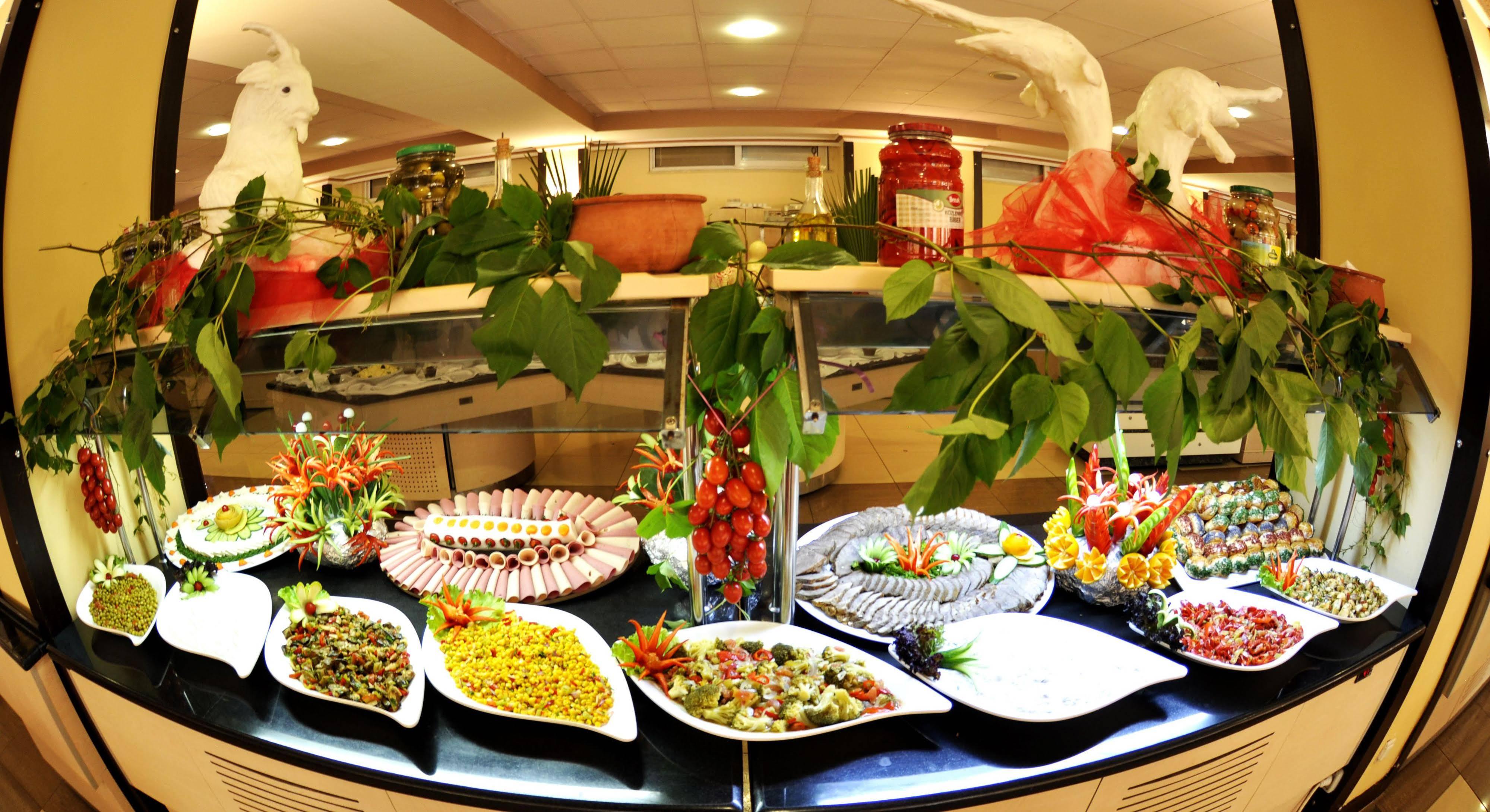 First Class Semesteranläggning (resort) 5*