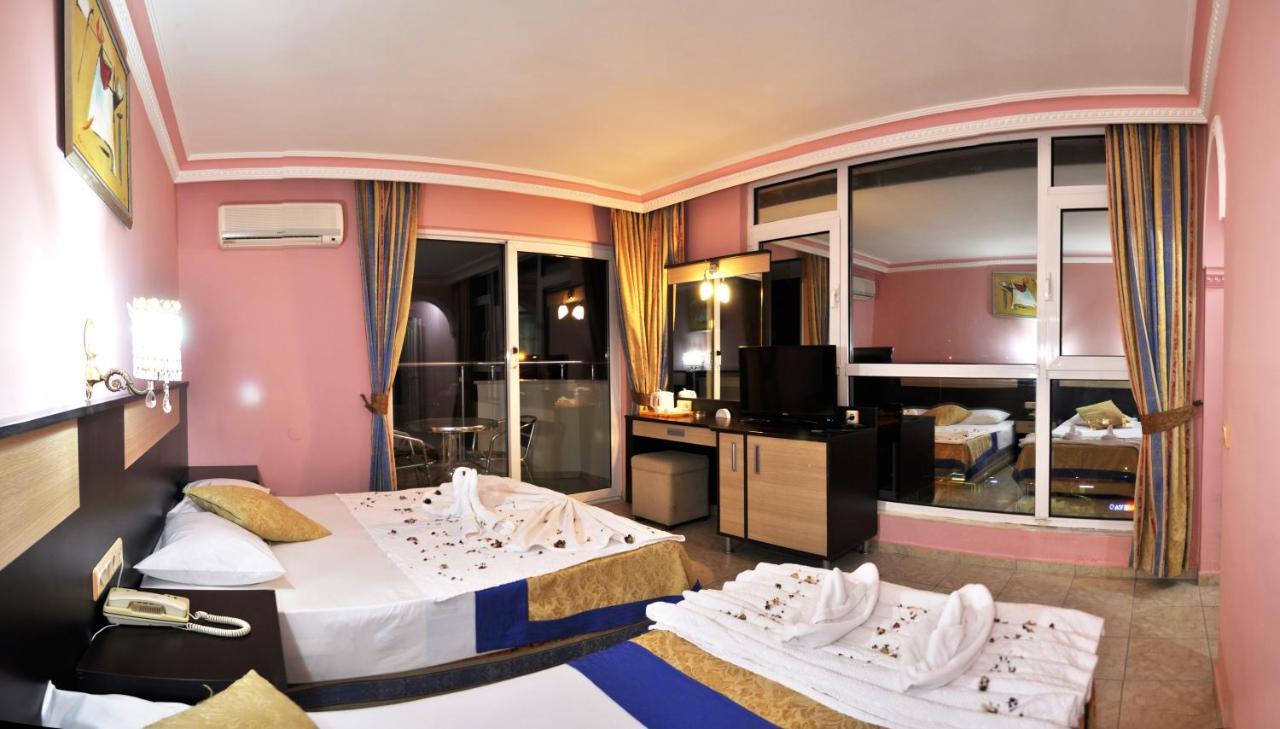 First Class Semesteranläggning (resort)